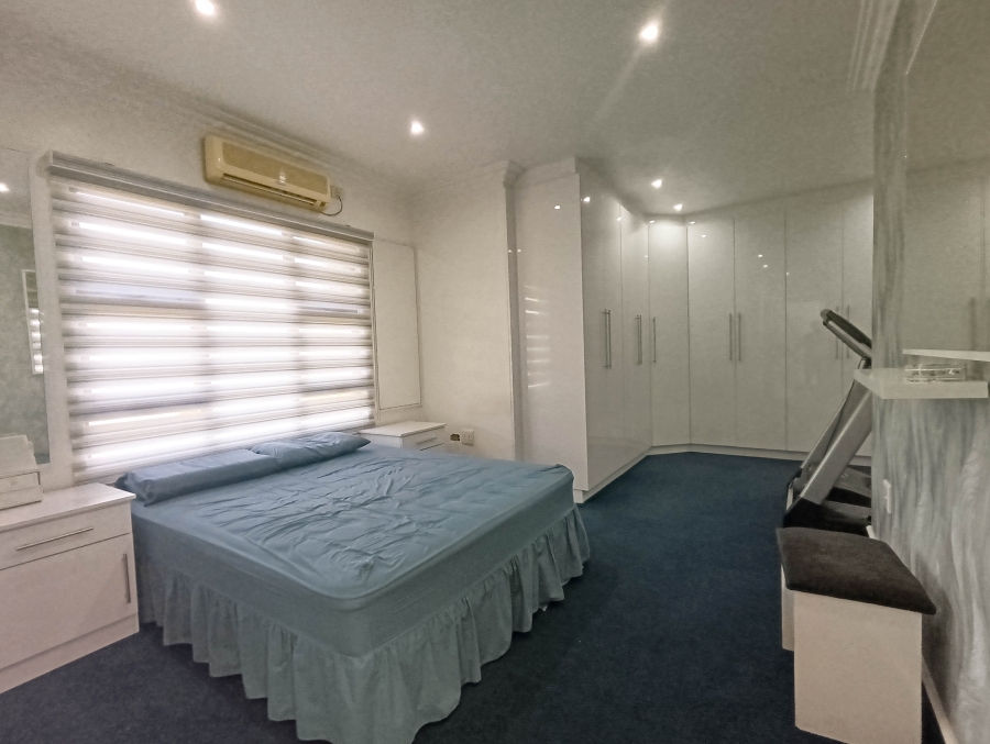 5 Bedroom Property for Sale in Somerset Park KwaZulu-Natal