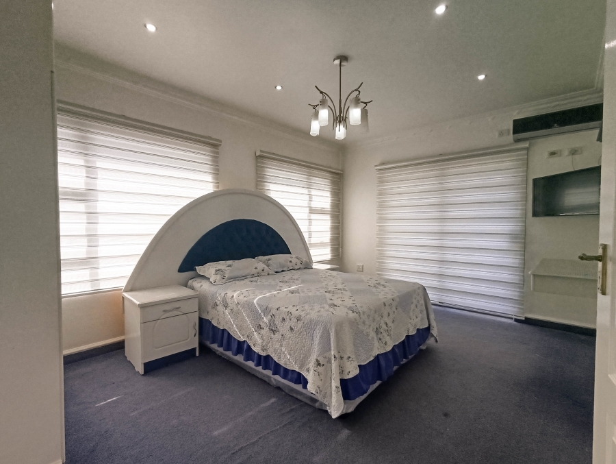 5 Bedroom Property for Sale in Somerset Park KwaZulu-Natal