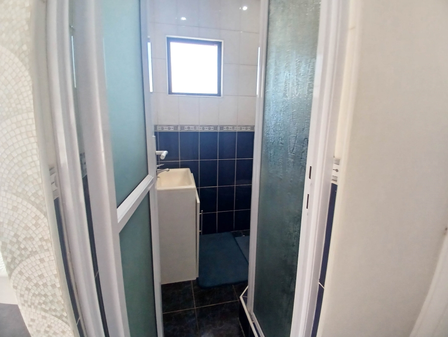 5 Bedroom Property for Sale in Somerset Park KwaZulu-Natal