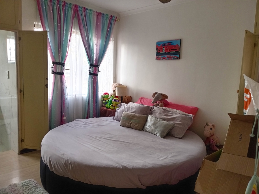 4 Bedroom Property for Sale in Kenville KwaZulu-Natal