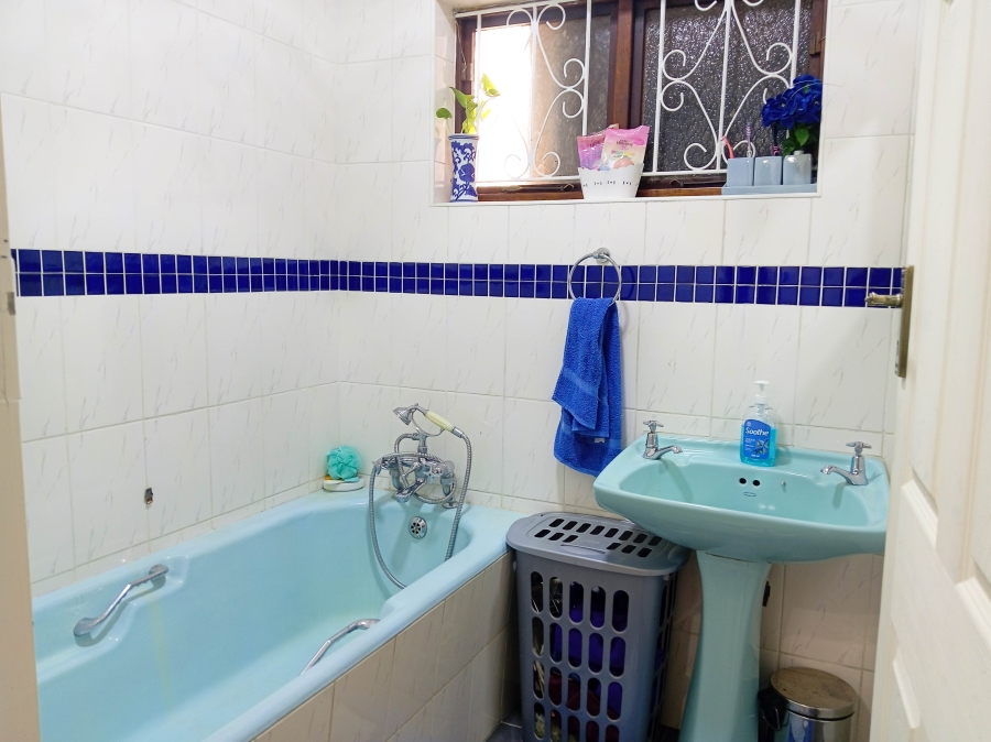 4 Bedroom Property for Sale in Kenville KwaZulu-Natal