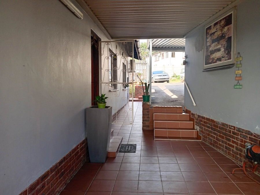4 Bedroom Property for Sale in Kenville KwaZulu-Natal