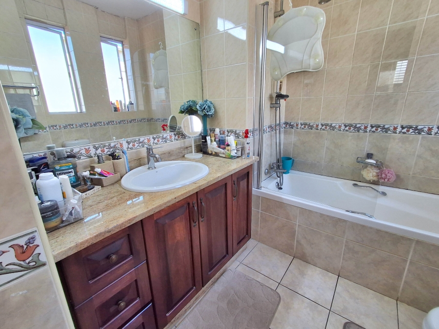 3 Bedroom Property for Sale in Glenwood KwaZulu-Natal