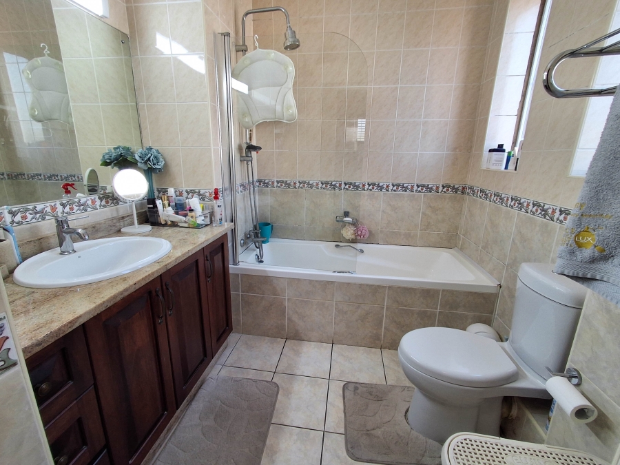 3 Bedroom Property for Sale in Glenwood KwaZulu-Natal