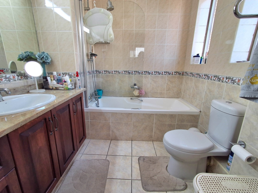 3 Bedroom Property for Sale in Glenwood KwaZulu-Natal