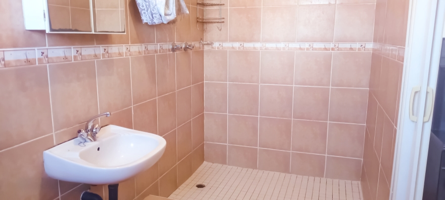 To Let 2 Bedroom Property for Rent in Belvedere KwaZulu-Natal