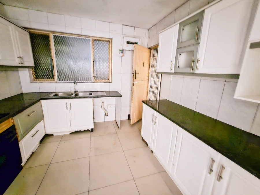 To Let 4 Bedroom Property for Rent in Glenwood KwaZulu-Natal