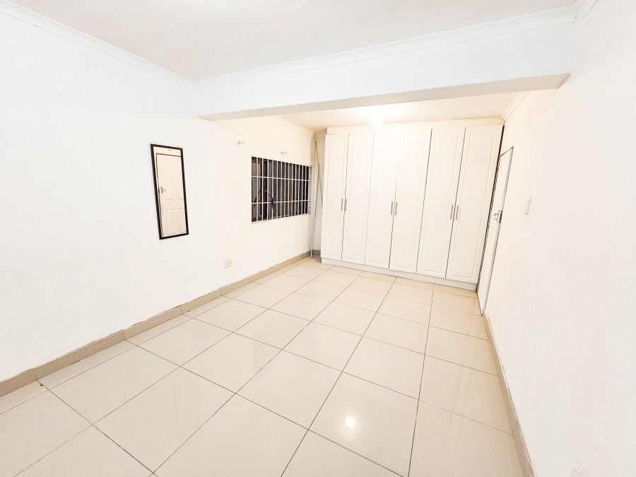 To Let 4 Bedroom Property for Rent in Glenwood KwaZulu-Natal
