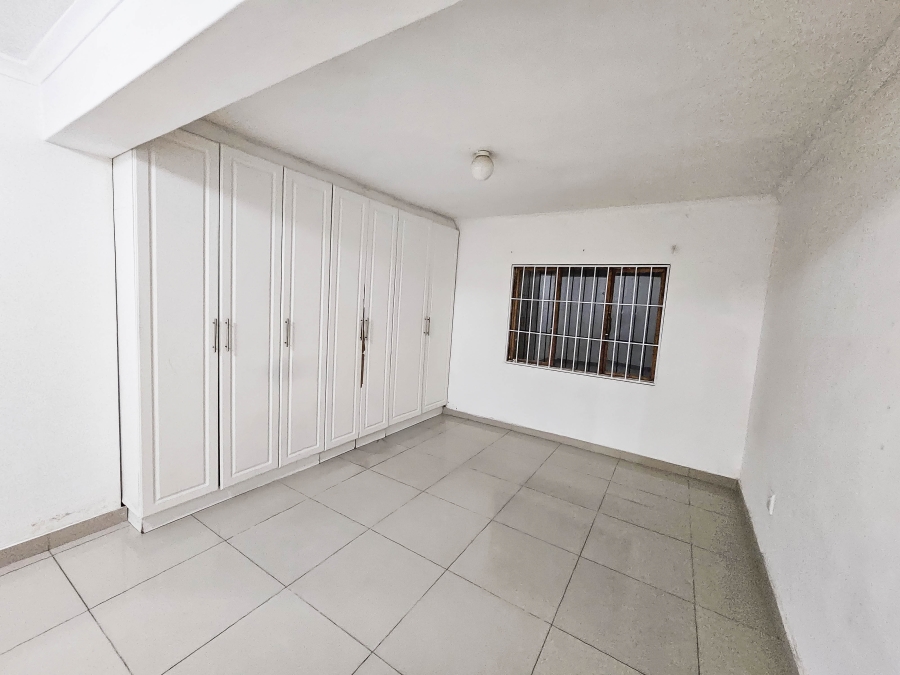 To Let 4 Bedroom Property for Rent in Glenwood KwaZulu-Natal