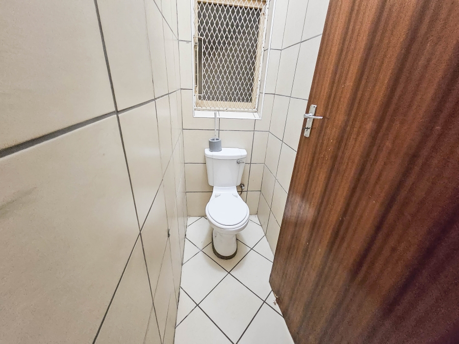 To Let 4 Bedroom Property for Rent in Glenwood KwaZulu-Natal