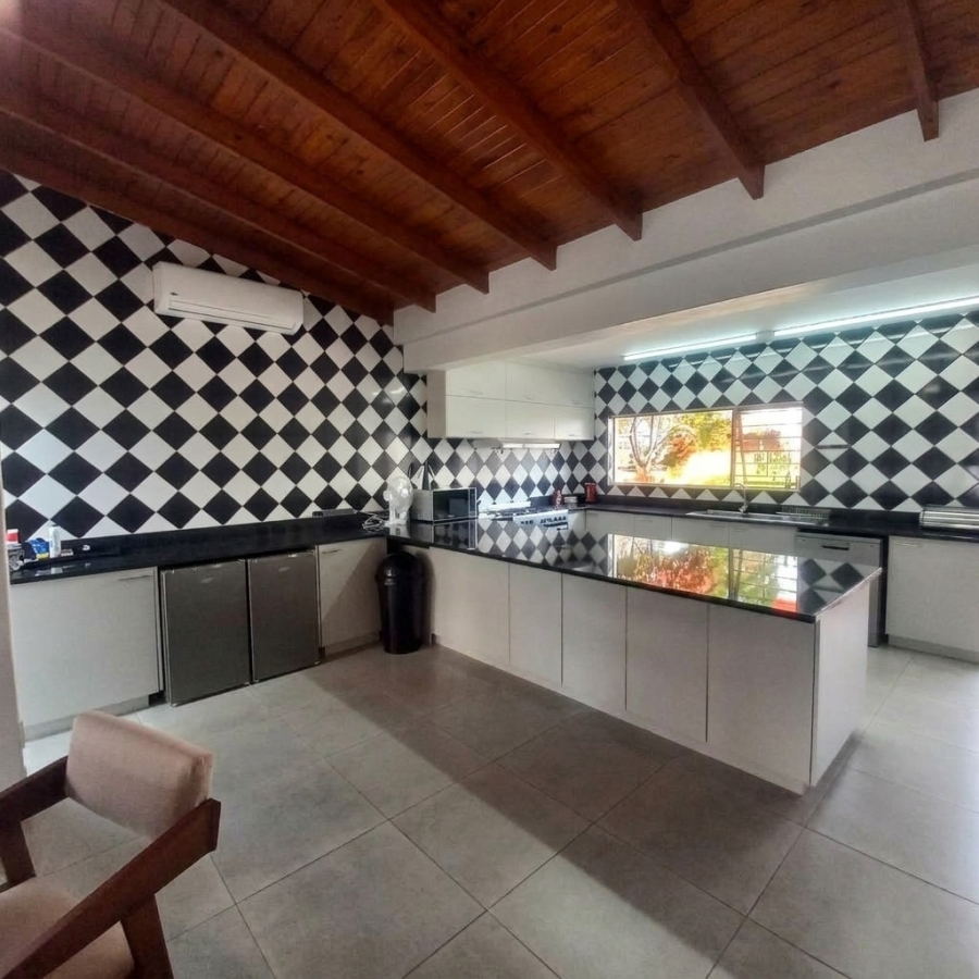 To Let 4 Bedroom Property for Rent in Umhlanga KwaZulu-Natal