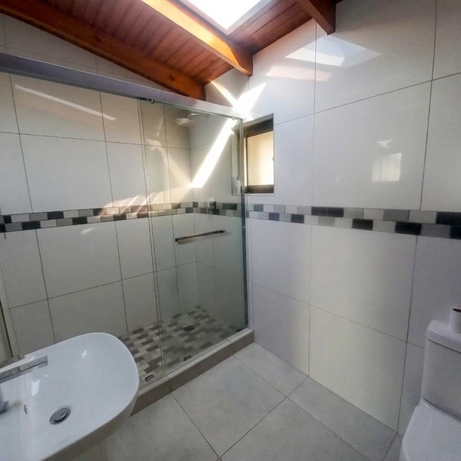 To Let 4 Bedroom Property for Rent in Umhlanga KwaZulu-Natal