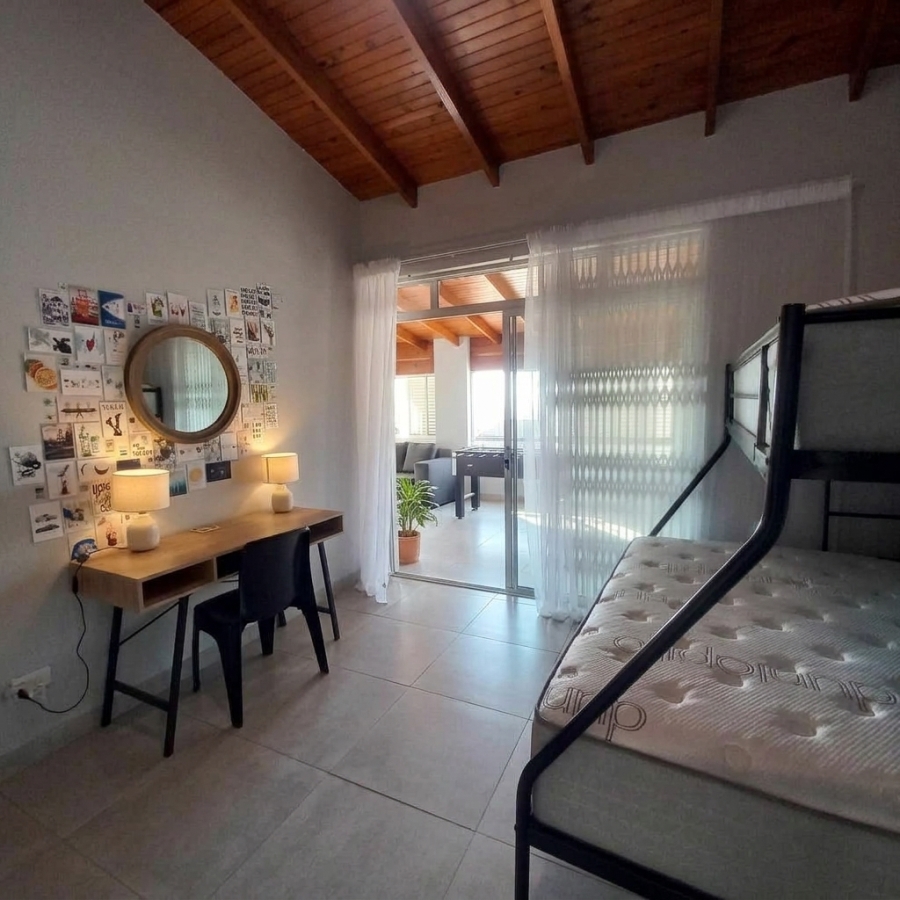 To Let 4 Bedroom Property for Rent in Umhlanga KwaZulu-Natal