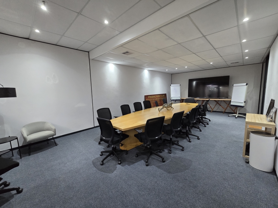 To Let Commercial Property for Rent in Hillcrest Central KwaZulu-Natal