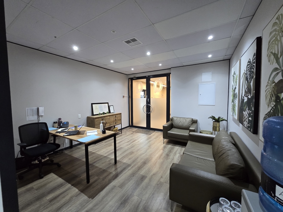 To Let Commercial Property for Rent in Hillcrest Central KwaZulu-Natal