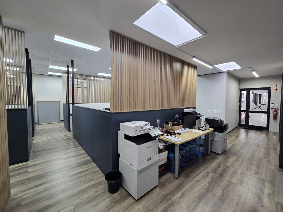 To Let Commercial Property for Rent in Hillcrest Central KwaZulu-Natal