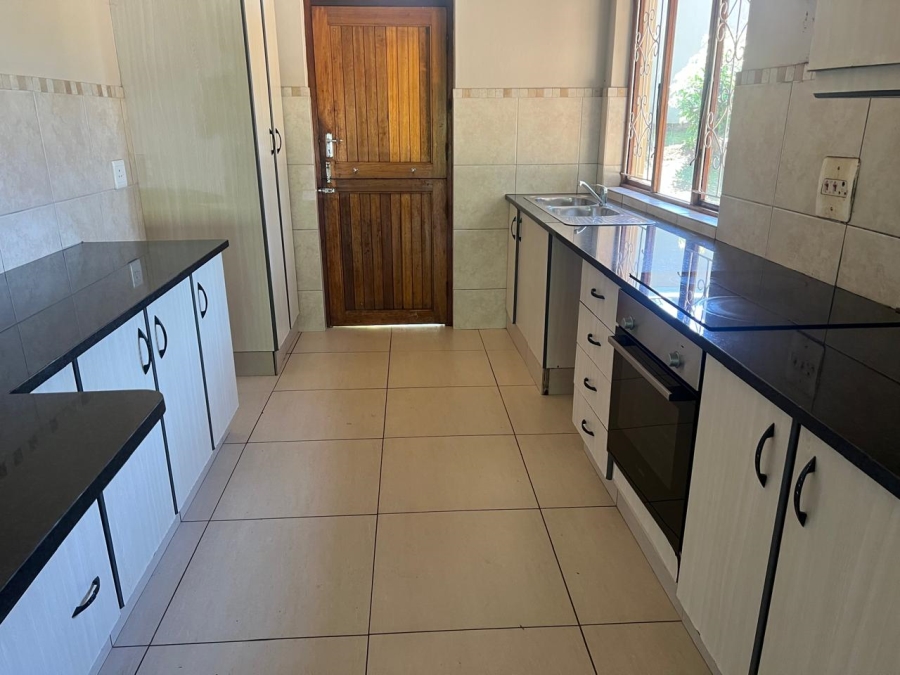 To Let 2 Bedroom Property for Rent in Waterfall KwaZulu-Natal