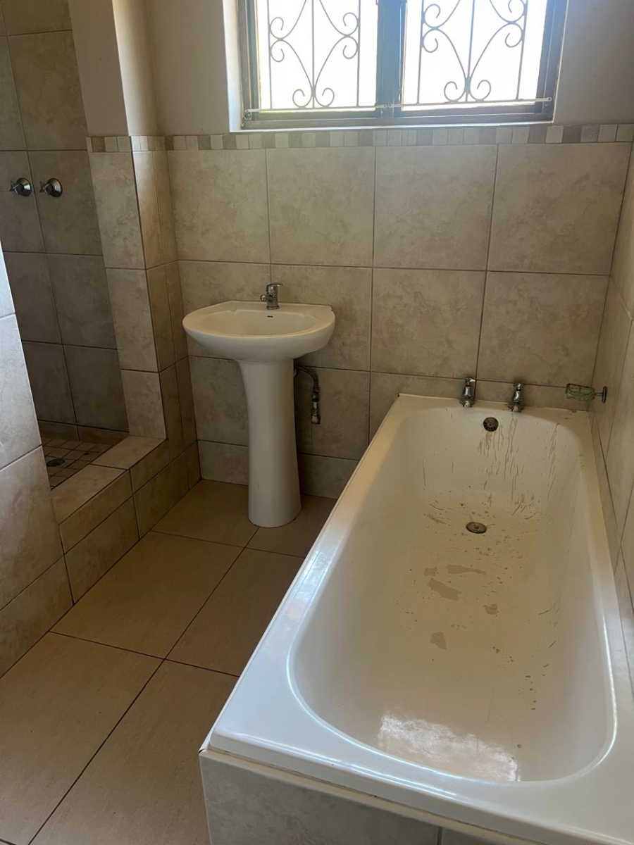 To Let 2 Bedroom Property for Rent in Waterfall KwaZulu-Natal