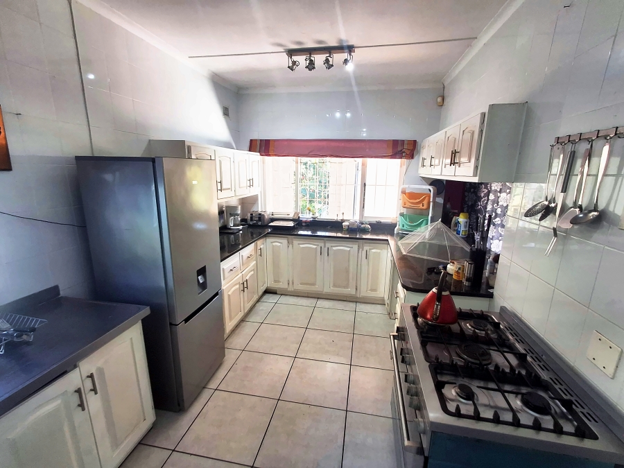 3 Bedroom Property for Sale in Uvongo KwaZulu-Natal