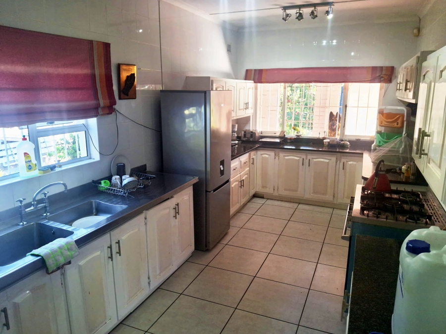 3 Bedroom Property for Sale in Uvongo KwaZulu-Natal