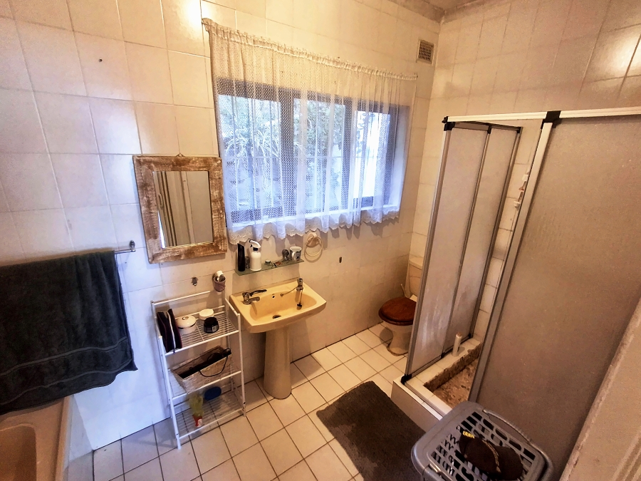 3 Bedroom Property for Sale in Uvongo KwaZulu-Natal