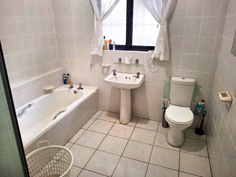 3 Bedroom Property for Sale in Uvongo KwaZulu-Natal