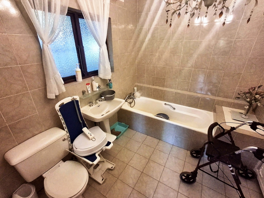3 Bedroom Property for Sale in Uvongo KwaZulu-Natal