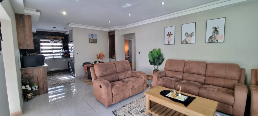 2 Bedroom Property for Sale in Glenwood KwaZulu-Natal