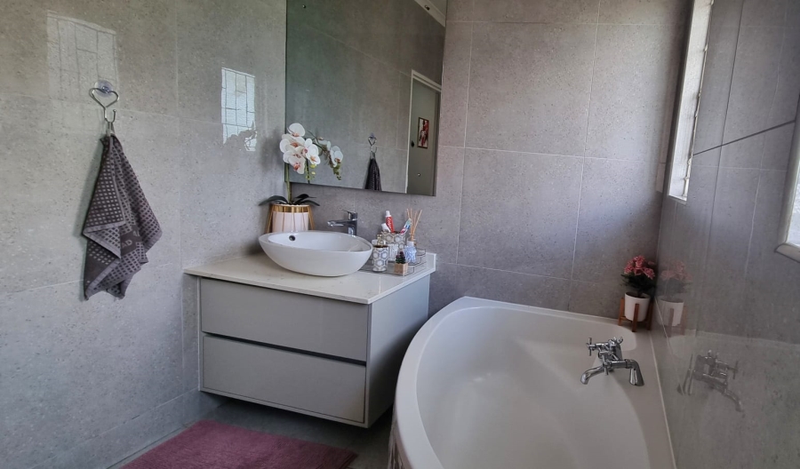 2 Bedroom Property for Sale in Glenwood KwaZulu-Natal