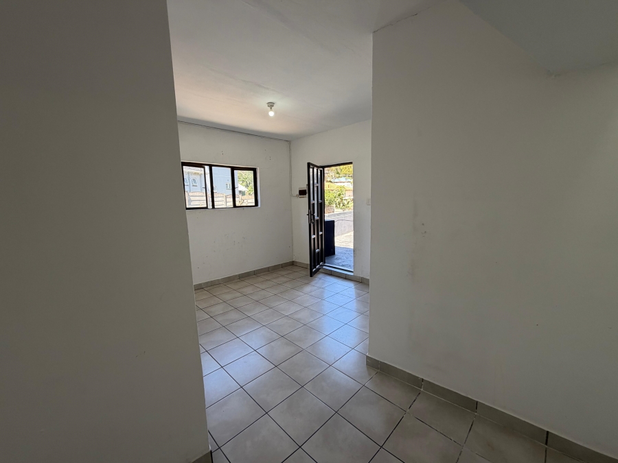 To Let 1 Bedroom Property for Rent in Montclair KwaZulu-Natal
