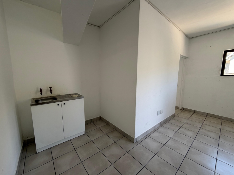 To Let 1 Bedroom Property for Rent in Montclair KwaZulu-Natal