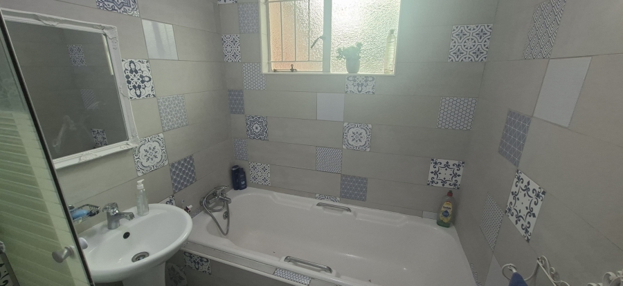 To Let 4 Bedroom Property for Rent in Waterfall KwaZulu-Natal