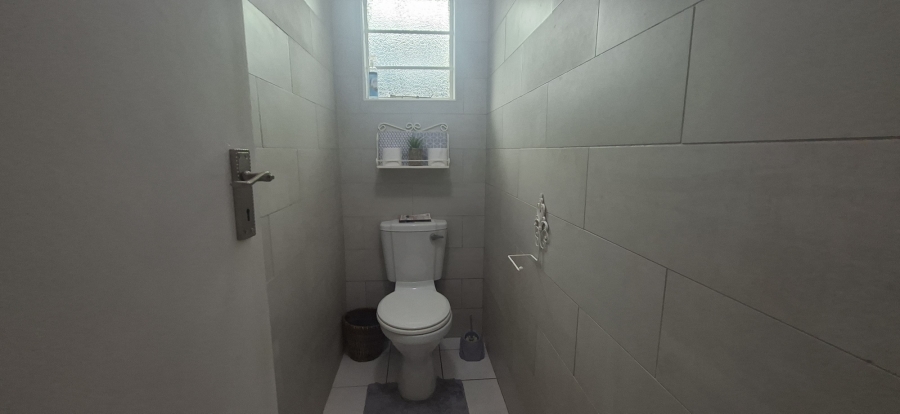 To Let 4 Bedroom Property for Rent in Waterfall KwaZulu-Natal