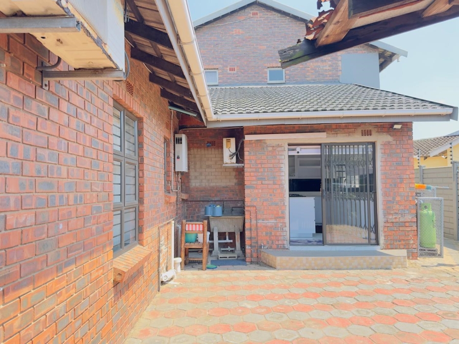 3 Bedroom Property for Sale in Brackenham KwaZulu-Natal