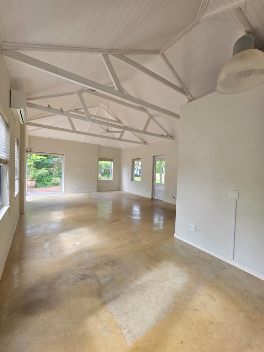 To Let 1 Bedroom Property for Rent in Kloof KwaZulu-Natal