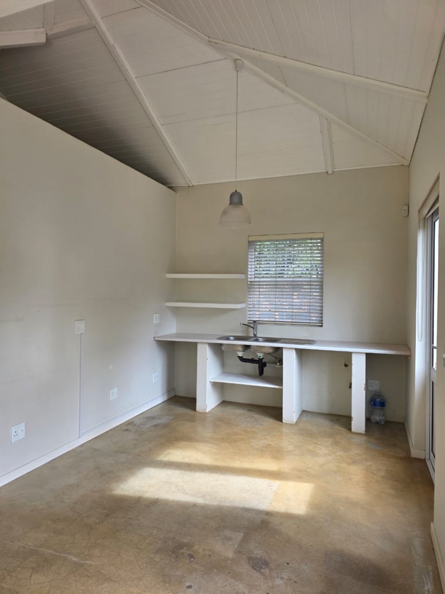 To Let 1 Bedroom Property for Rent in Kloof KwaZulu-Natal