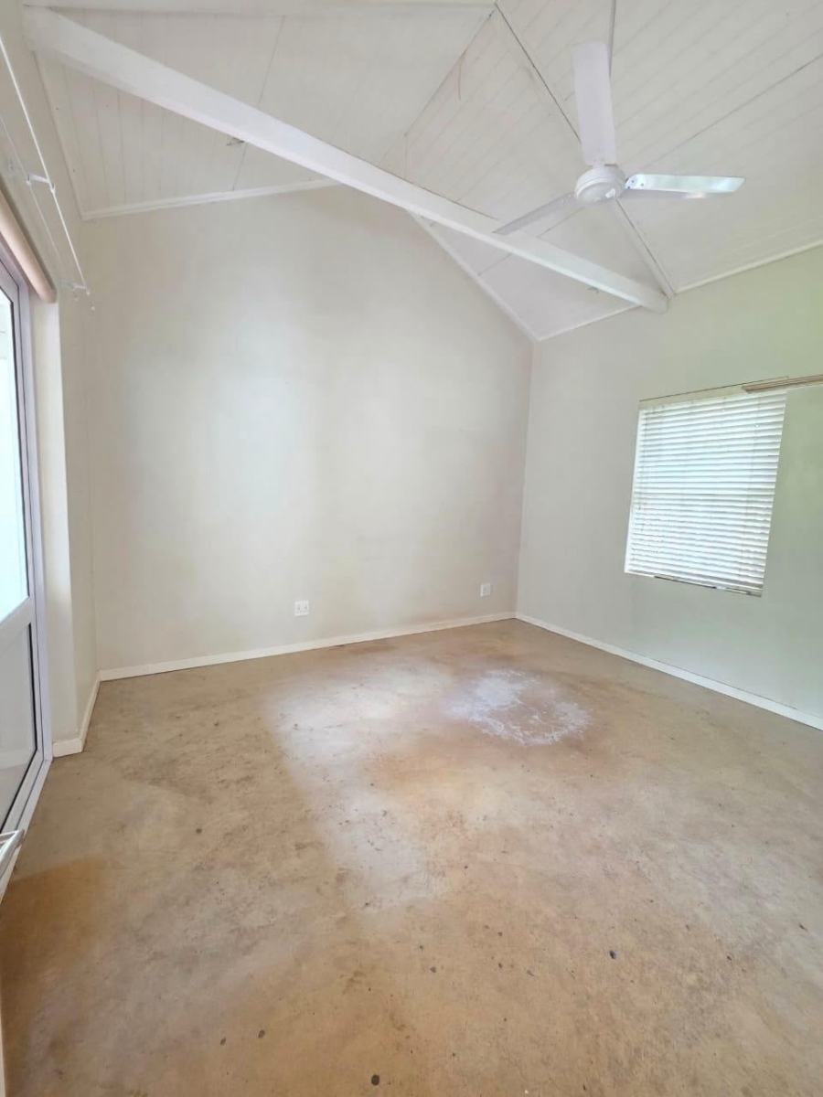 To Let 1 Bedroom Property for Rent in Kloof KwaZulu-Natal