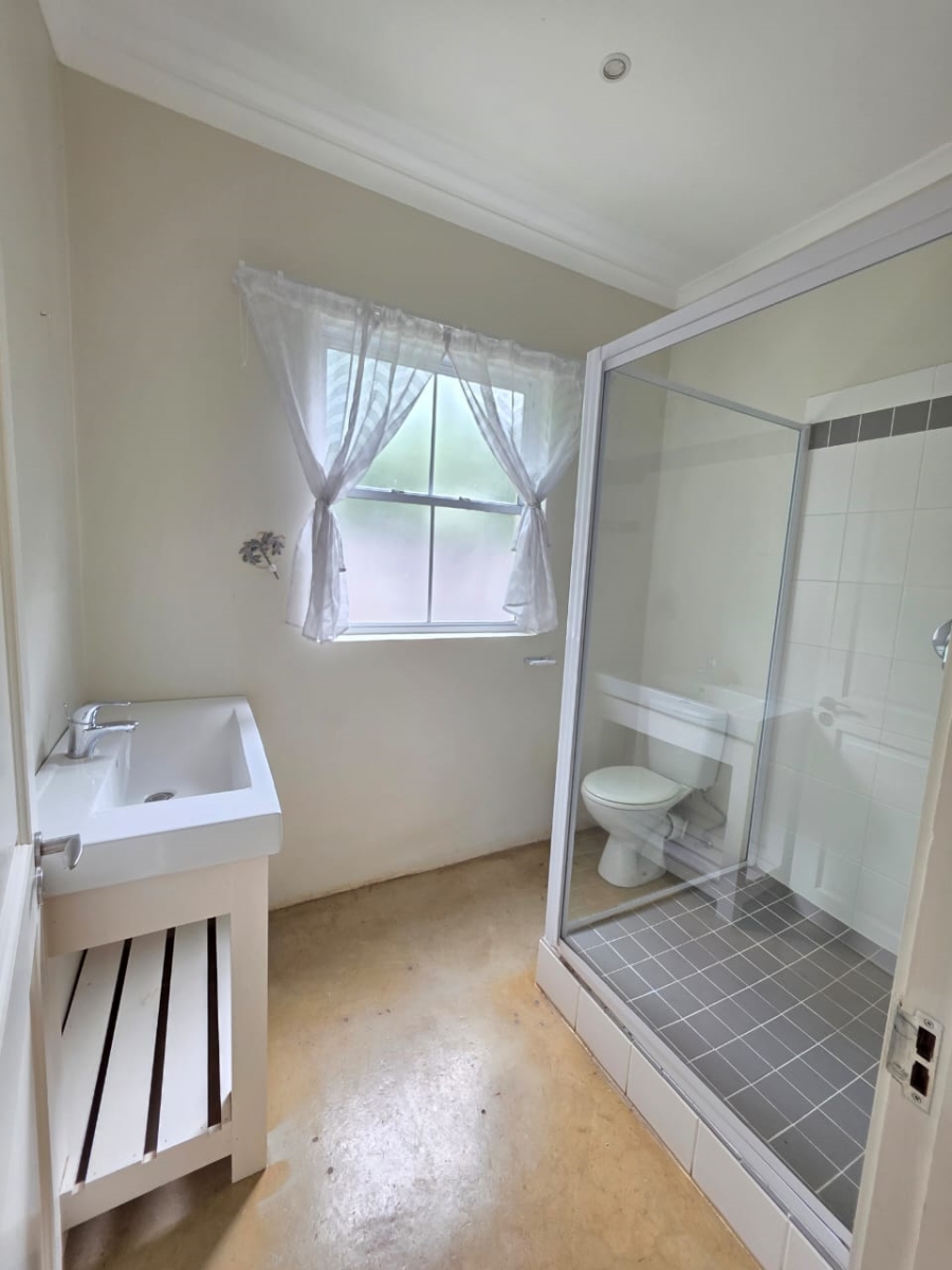 To Let 1 Bedroom Property for Rent in Kloof KwaZulu-Natal