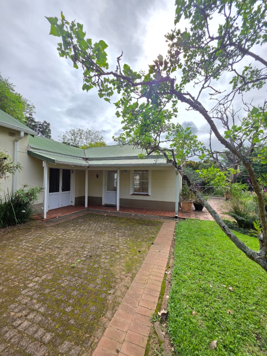 To Let 1 Bedroom Property for Rent in Kloof KwaZulu-Natal