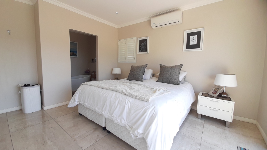 To Let 3 Bedroom Property for Rent in Willard Beach KwaZulu-Natal