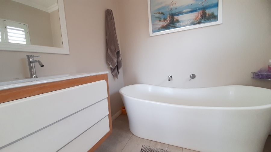 To Let 3 Bedroom Property for Rent in Willard Beach KwaZulu-Natal