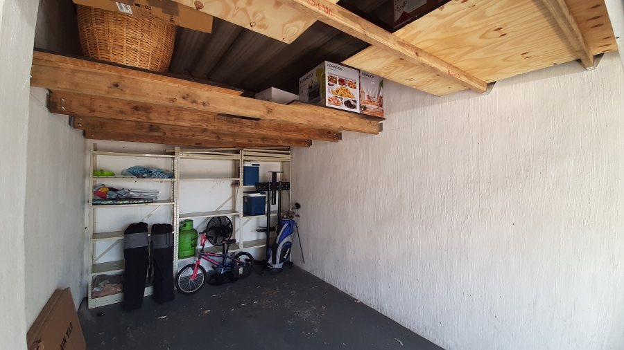 To Let 3 Bedroom Property for Rent in Willard Beach KwaZulu-Natal