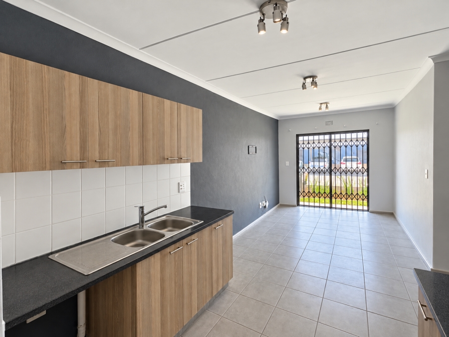 To Let 2 Bedroom Property for Rent in Umbogintwini KwaZulu-Natal