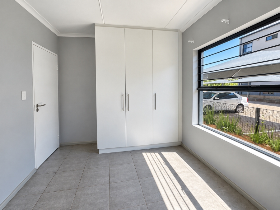 To Let 2 Bedroom Property for Rent in Umbogintwini KwaZulu-Natal