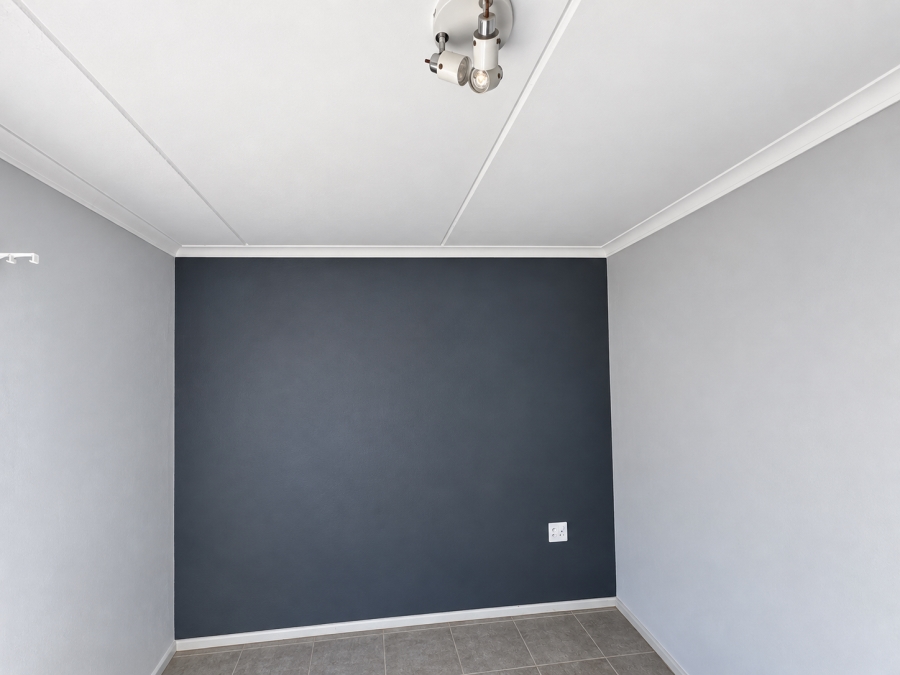 To Let 2 Bedroom Property for Rent in Umbogintwini KwaZulu-Natal