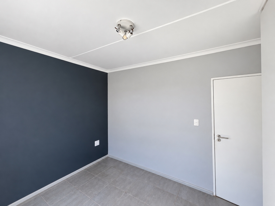 To Let 2 Bedroom Property for Rent in Umbogintwini KwaZulu-Natal