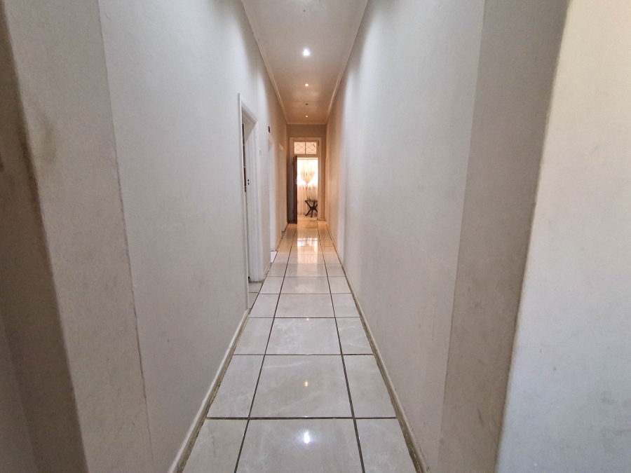 5 Bedroom Property for Sale in Glenwood KwaZulu-Natal