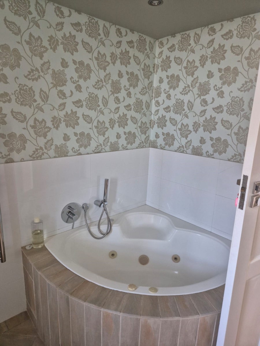 3 Bedroom Property for Sale in La Lucia KwaZulu-Natal