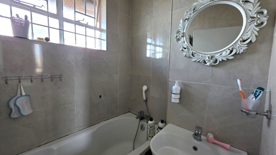 To Let 1 Bedroom Property for Rent in Glenwood KwaZulu-Natal
