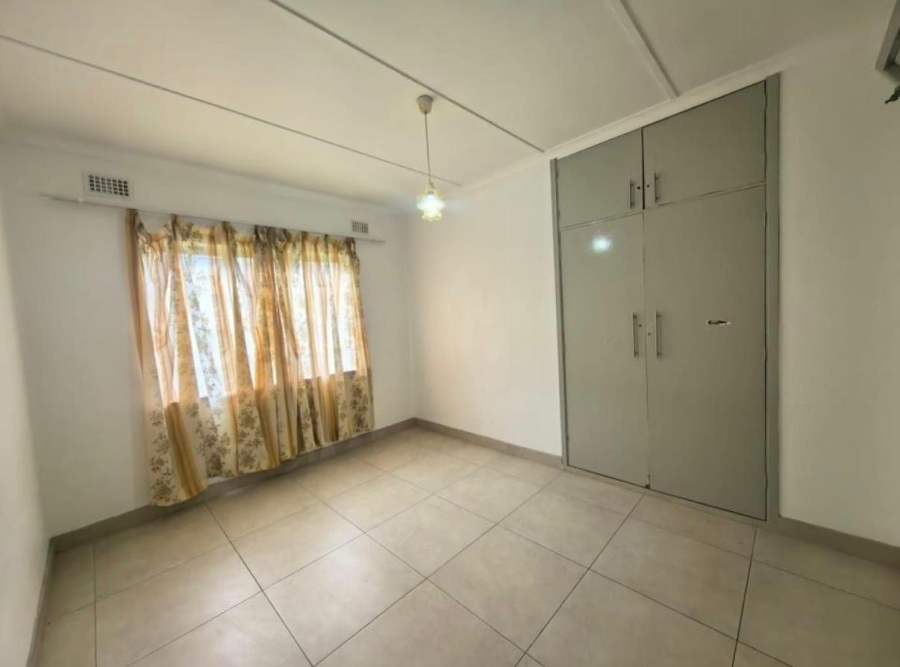 3 Bedroom Property for Sale in Treasure Beach KwaZulu-Natal
